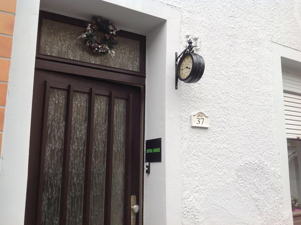 Royal Guest House Dulken Exterior photo